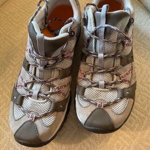 Merrell Women's Hiking shoes Size 8.5  Pink and Grey